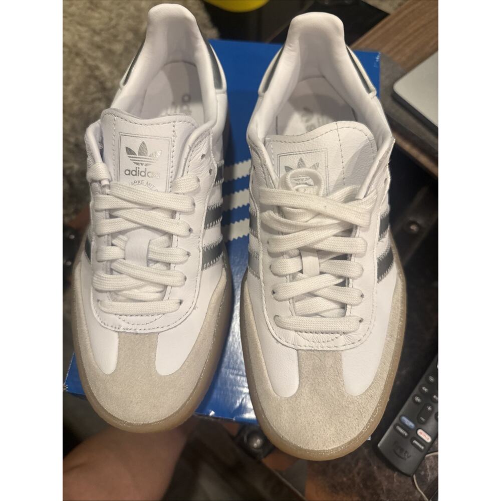 Adidas Samba Low-Top Sneakers In White/Metallic Silver Women's Size 7 JQ8412 - Picture 6 of 9